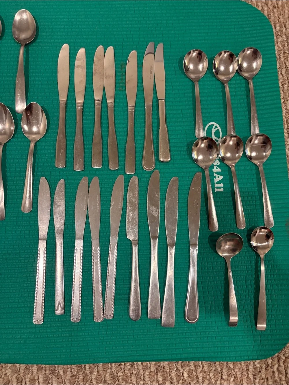 Stainless Silver Flatware Set - Assorted Spoons, Forks & Knives